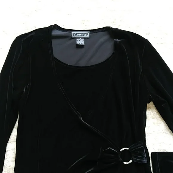 Elementz Faux Wrap Faux Rhinestone Velour Top S Black - Picture 4 of 9
